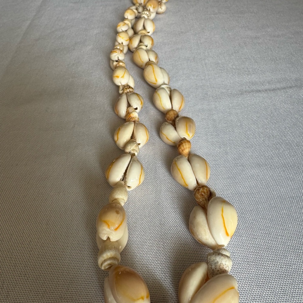 Natural Shell Necklace - Picture 5 of 5